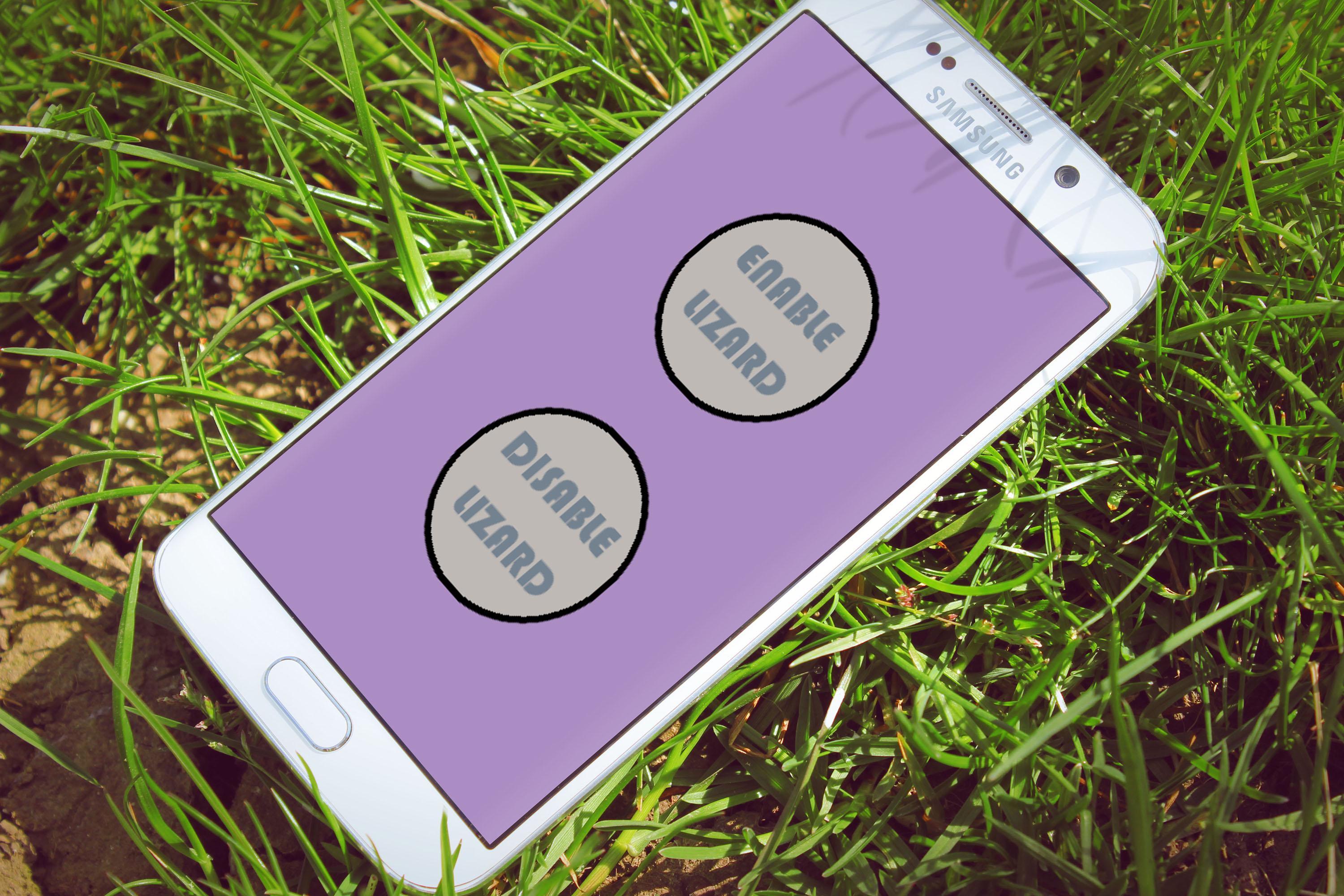 LIZARD ON PHONE (funny app)